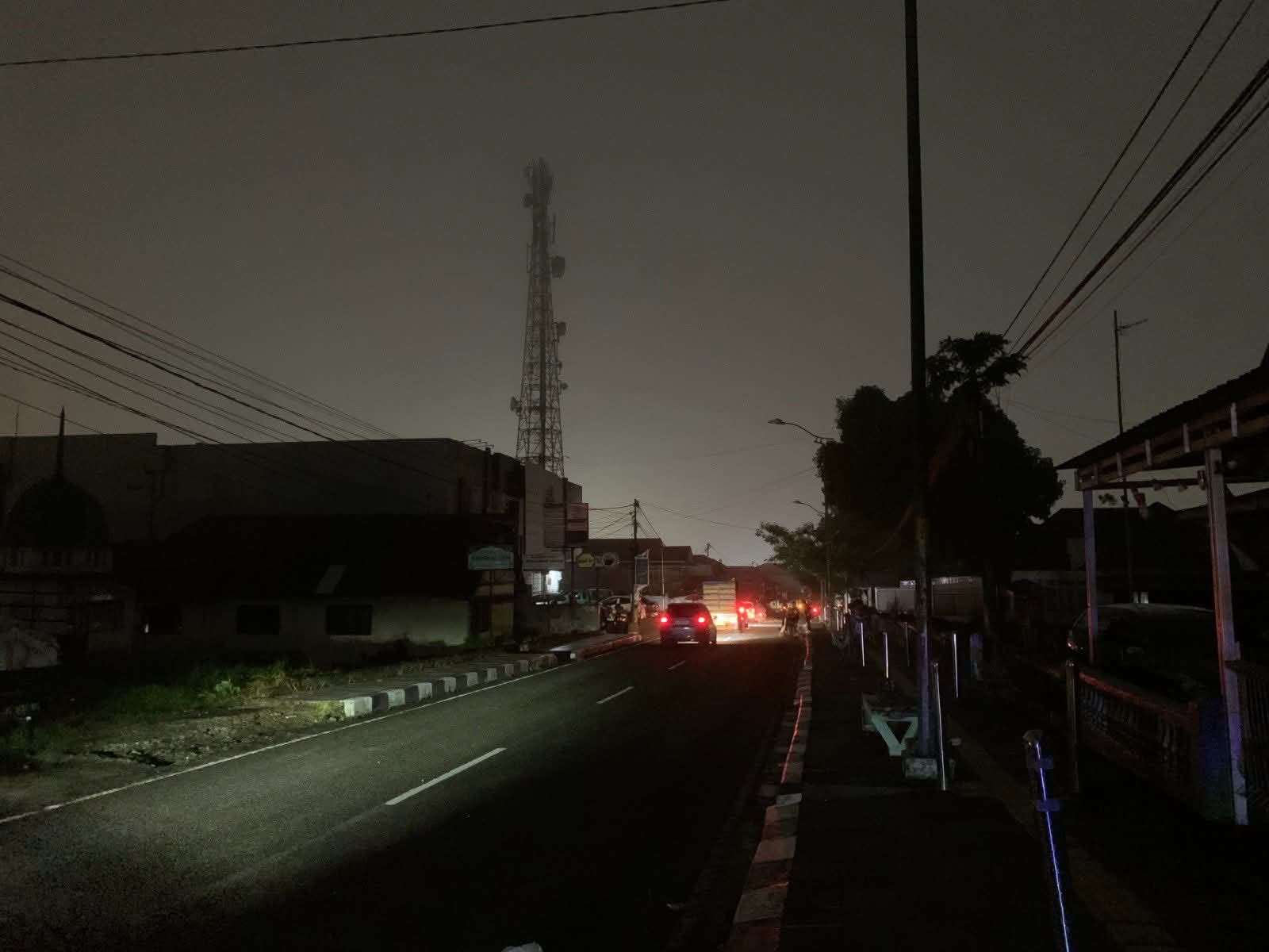 Saat Earth Hour Padang Panjang gelap gulita.